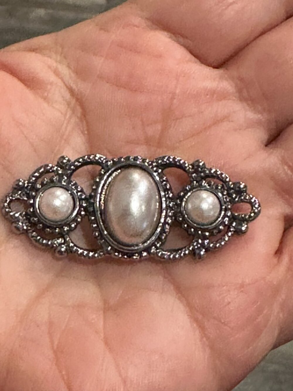 Vintage 1928 Jewelry Brooch Pin Silver Tone Faux Pearls